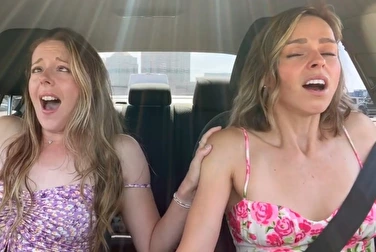 Подруга, вибратор уже в тебе? Поехали кататься по городу и кончать